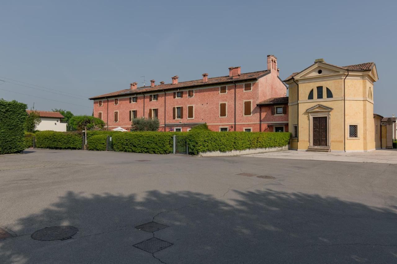 Bed & Breakfast Corte Antica Canossa Del 1600