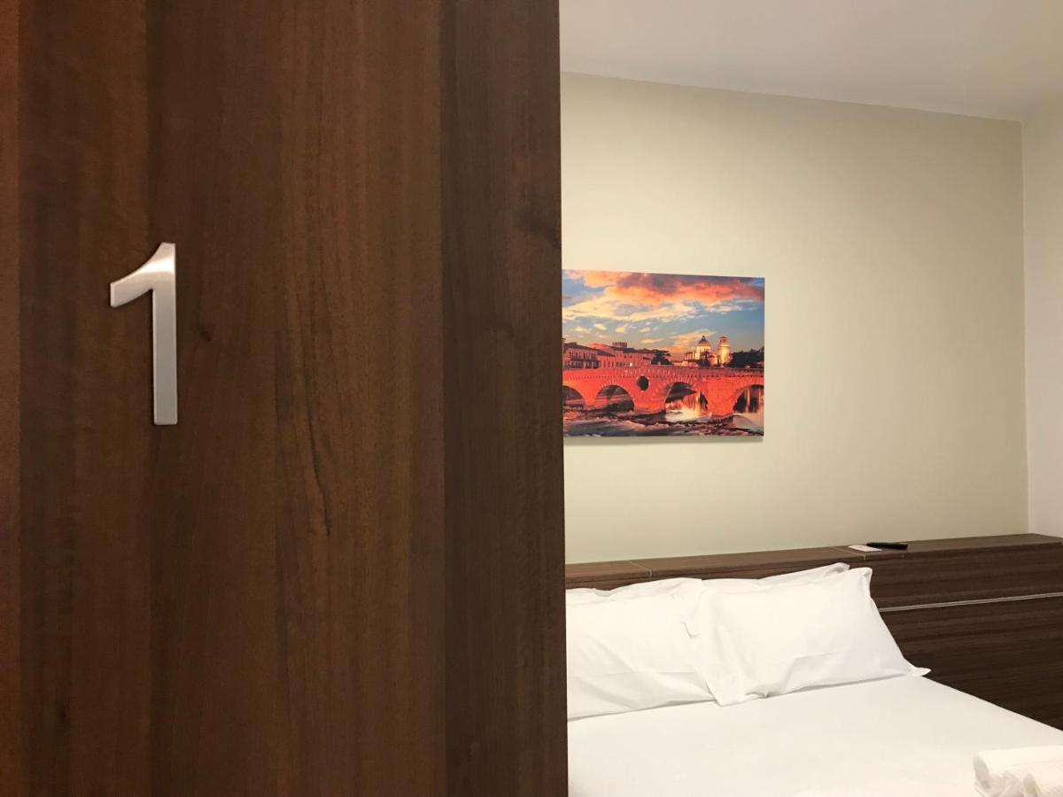 Apartments&rooms Lungadige Verona
