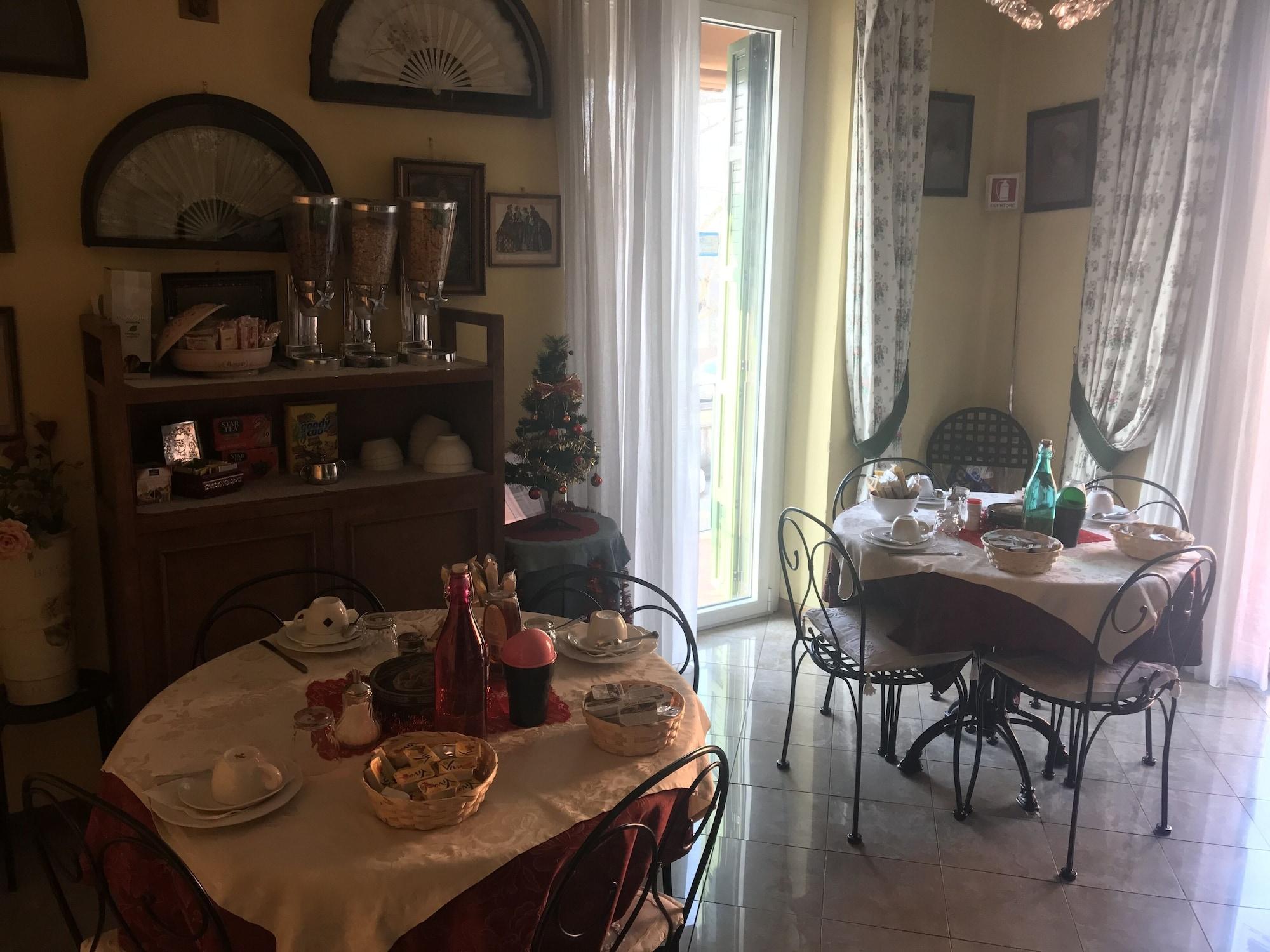 Ad Centrum Di Fraccaroli Fabio 2* Verona