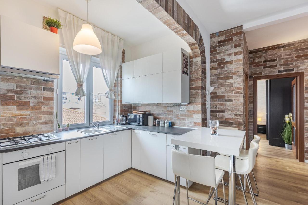 Queen East Apartment Verona