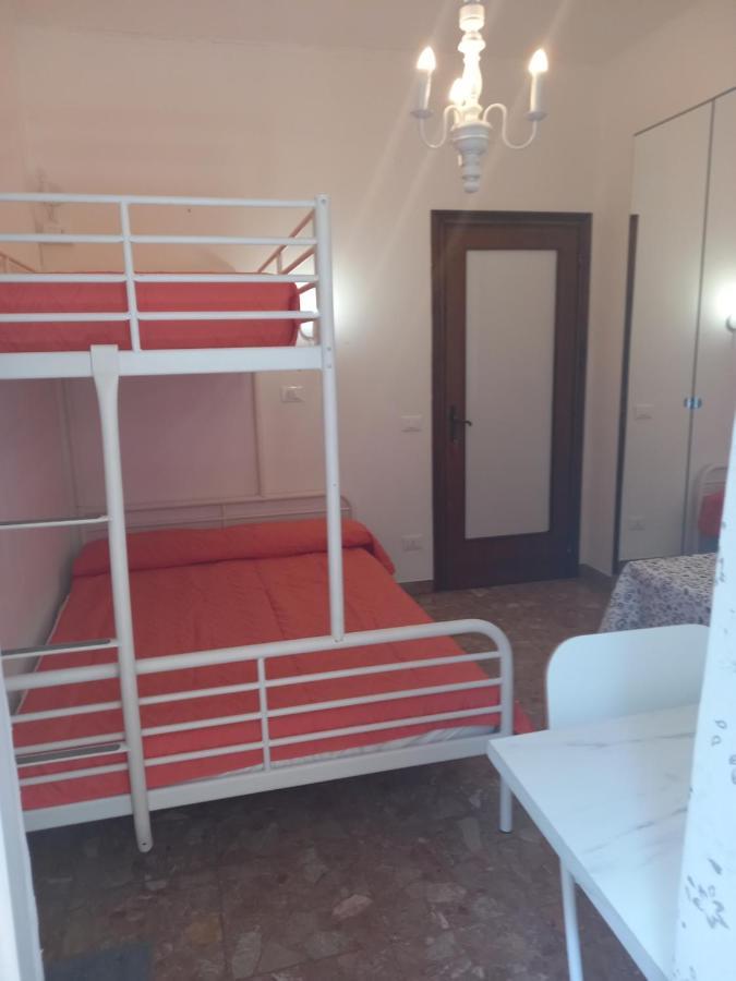 Minihouselarissa Diverona Pensión Verona