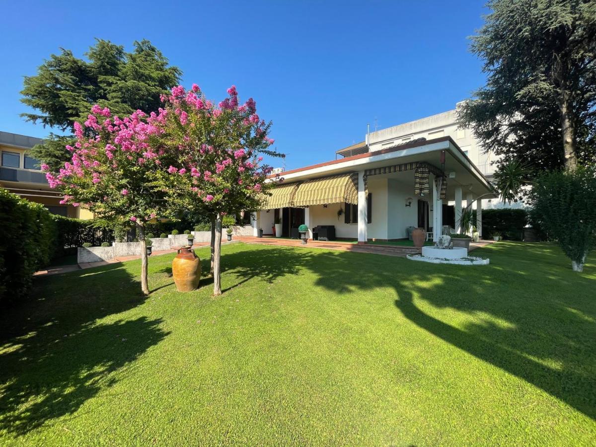 Vitti's Guest house