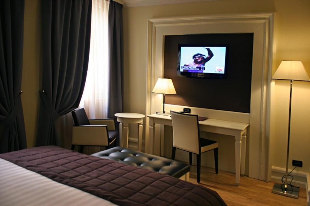 Milano & Spa***s Hotel Verona