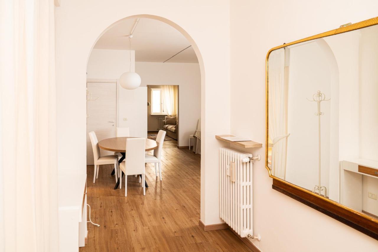 Apartamento Domus - Elegante Residenza Con Affaccio Su Porta Leoni