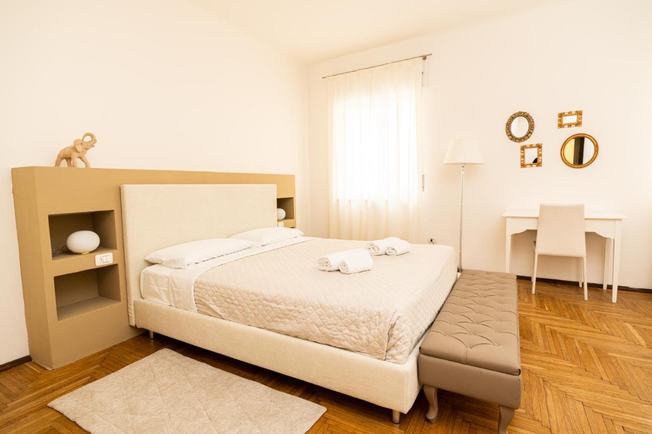 Domus - Elegante Residenza Con Affaccio Su Porta Leoni Apartamento *