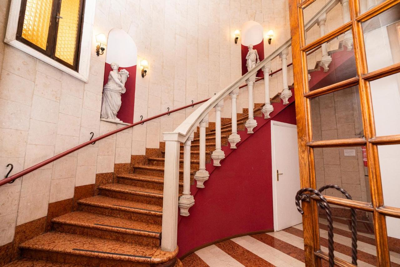 Domus - Elegante Residenza Con Affaccio Su Porta Leoni Apartamento Verona