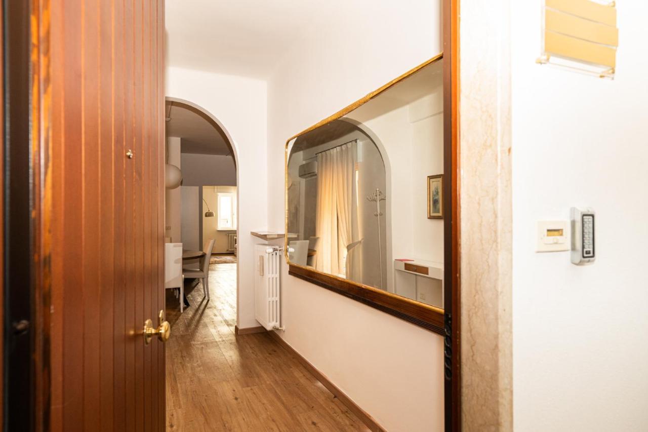 Domus - Elegante Residenza Con Affaccio Su Porta Leoni *
