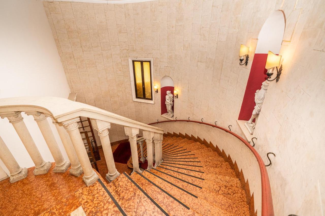 Apartamento Domus - Elegante Residenza Con Affaccio Su Porta Leoni *