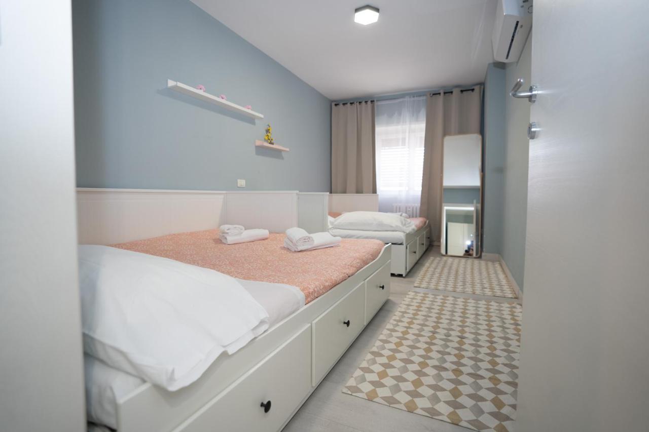 Away From Apartamento *