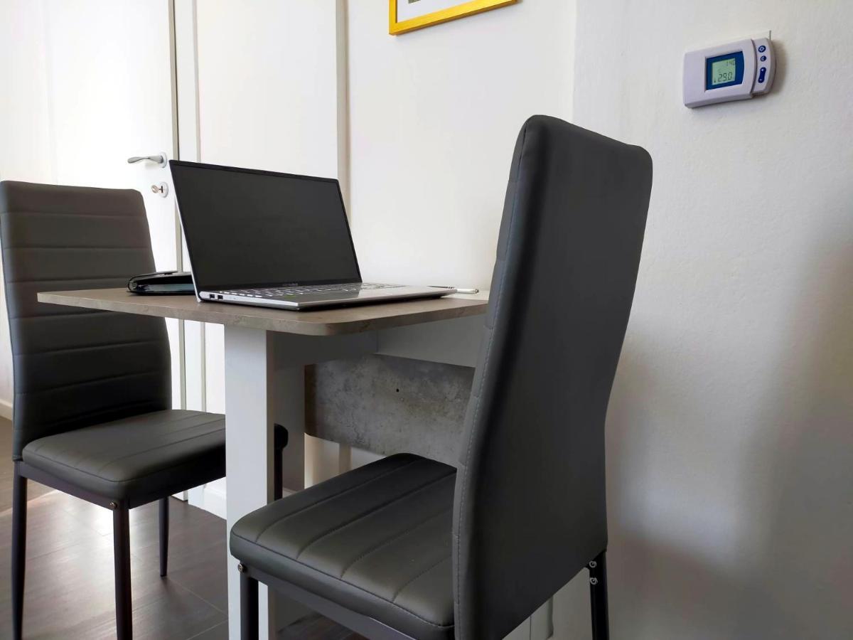 Ambra House - Ingresso Diretto, Parcheggio Libero E Wi-fi *
