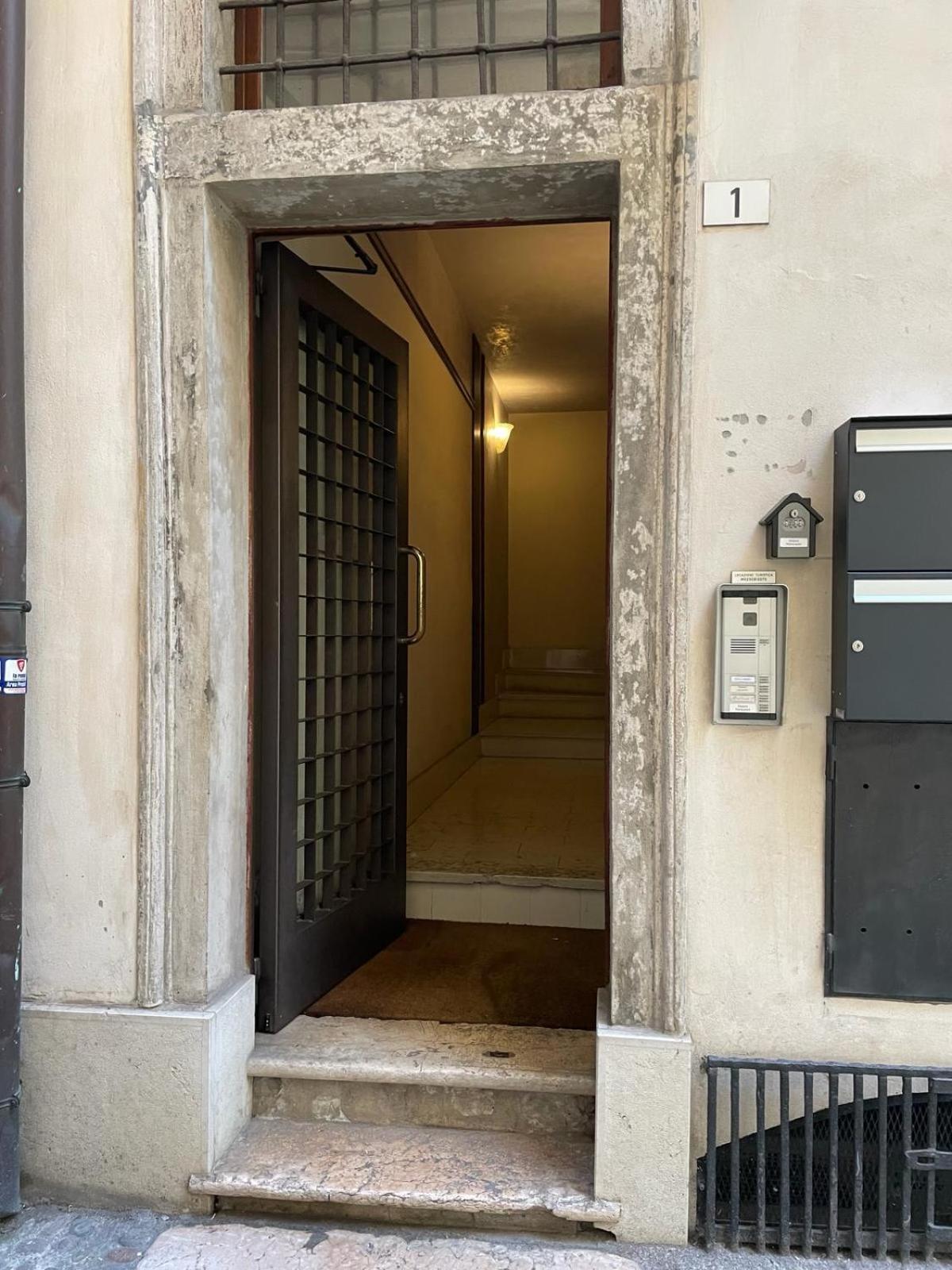 Appartamento Vicolo Amanti Verona