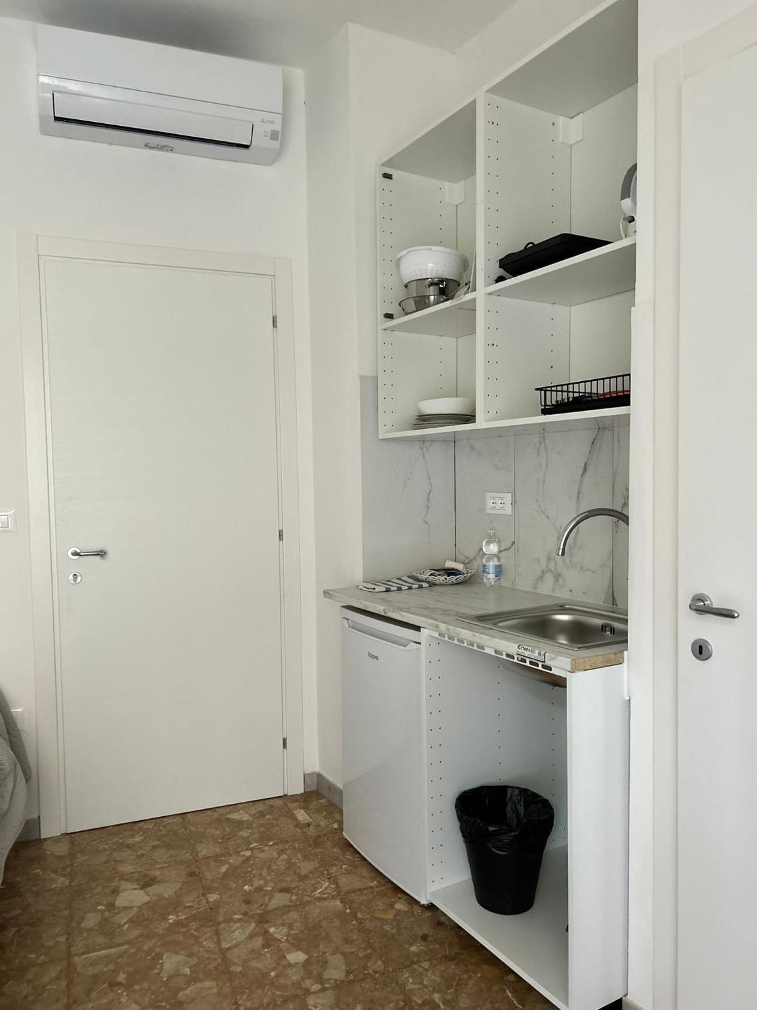 Pensión Minihouselarissa Diverona Verona