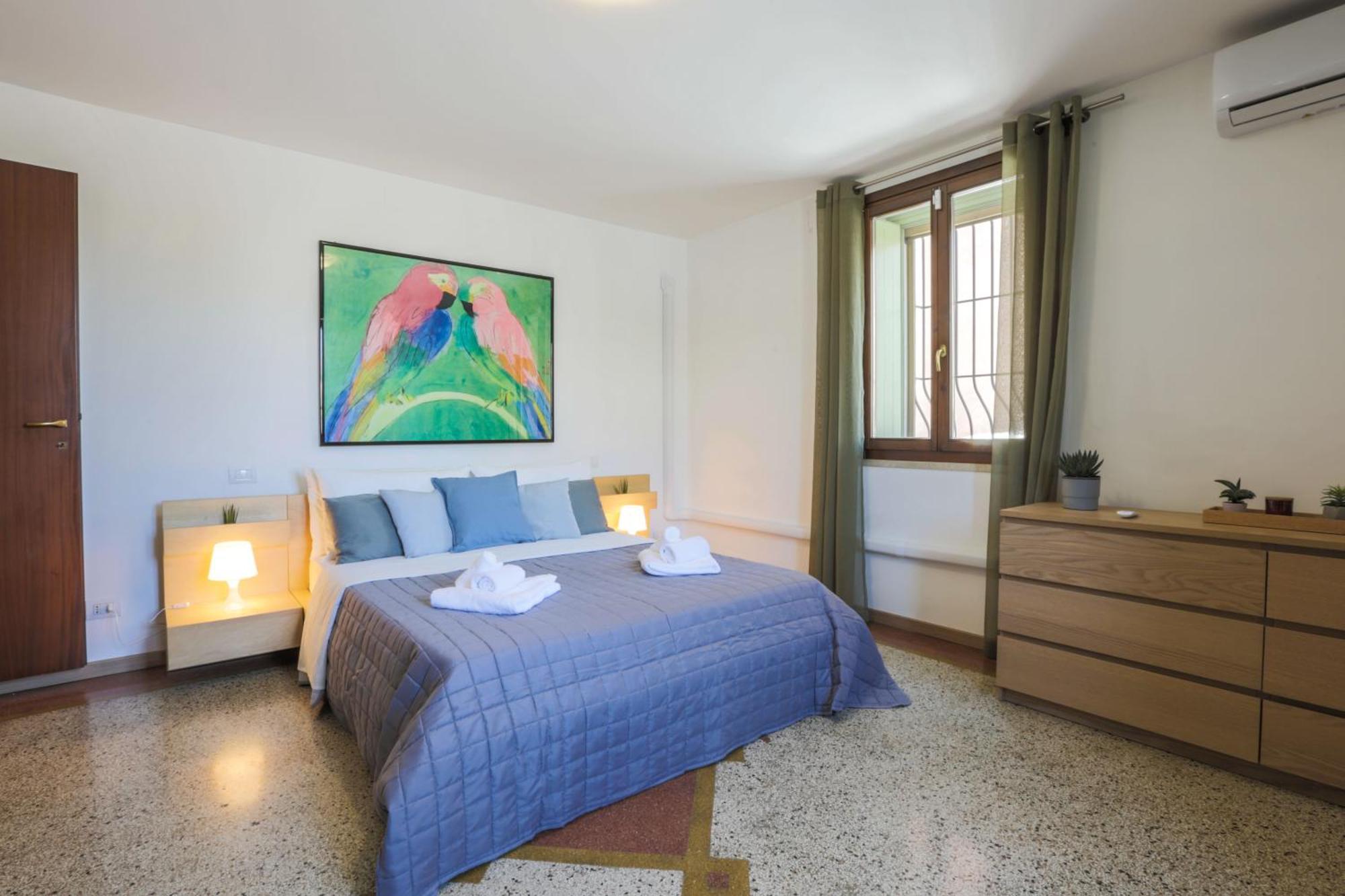 Elegant Apartment: Free Netflix, Wi-fi & Parking Appartamento Verona
