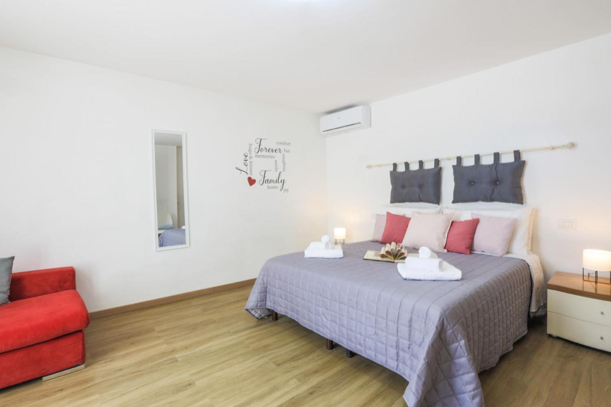 Appartamento Elegant Apartment: Free Netflix, Wi-fi & Parking