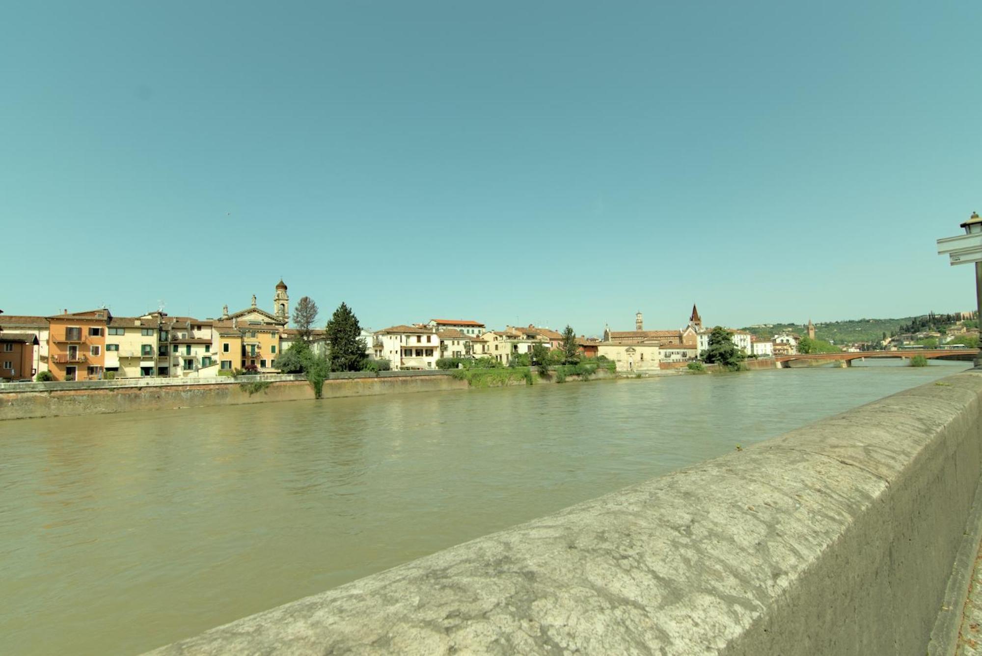 Apartamento Atelier River Charm Near Adige, Center & Game