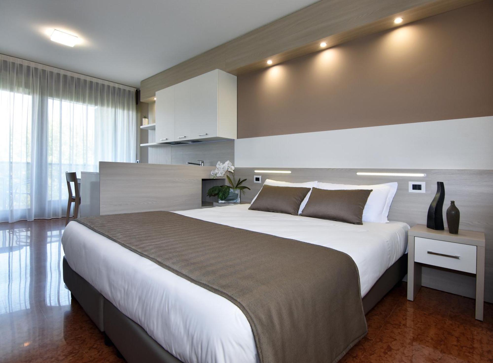All'adige Apartahotel 2*