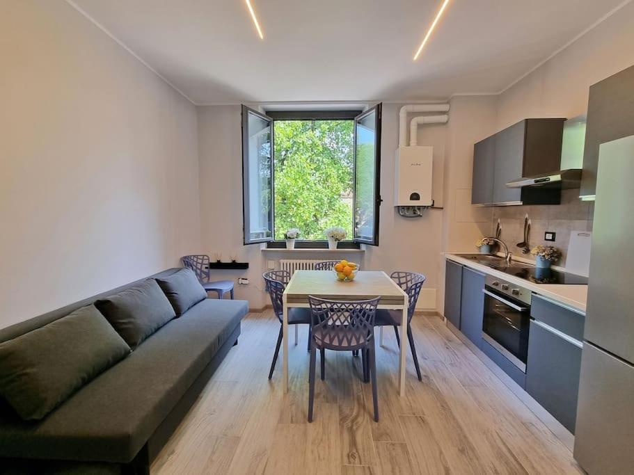 Apartment Intero Giulietta - Fiera Ospedale Borgo Roma - Free Parking - Free Wi-fi *