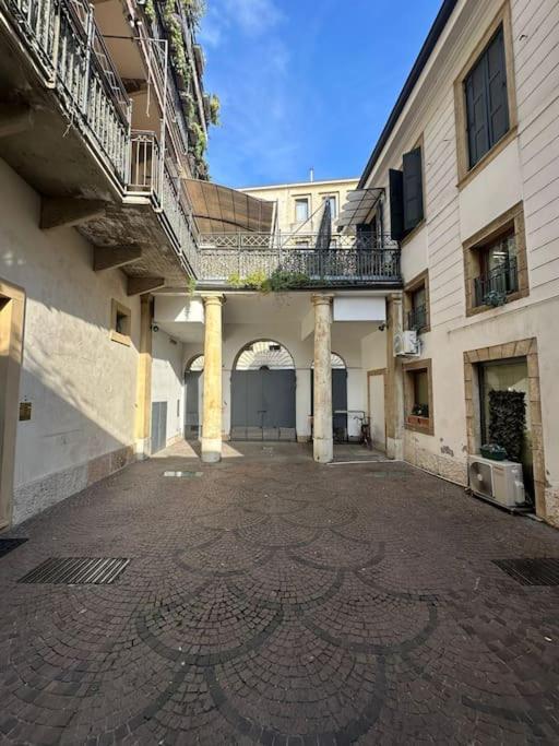 Arena Opera House Apartamento