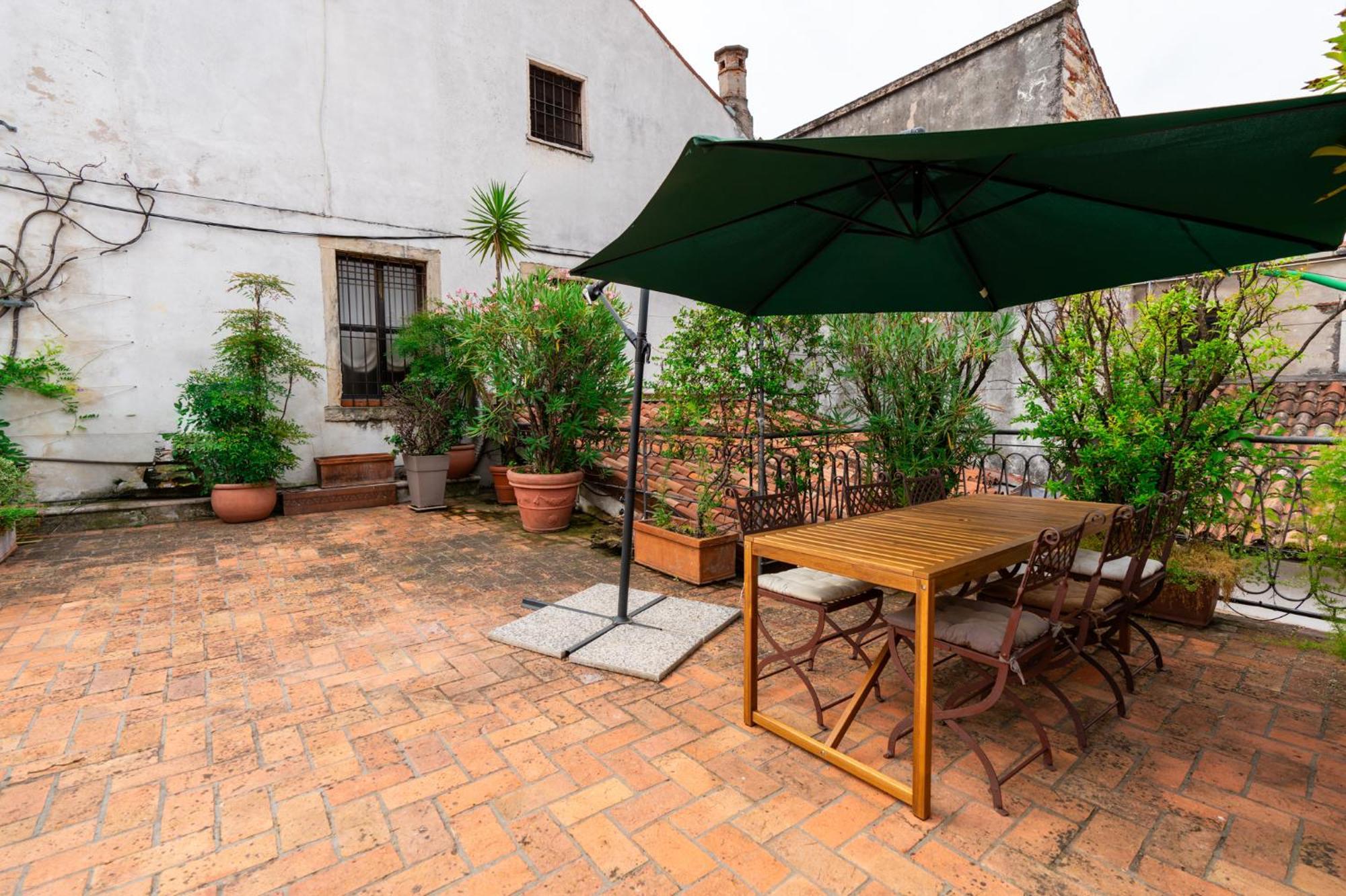 Terrazza Garibaldi By Postcardsfrom Apartamento Verona