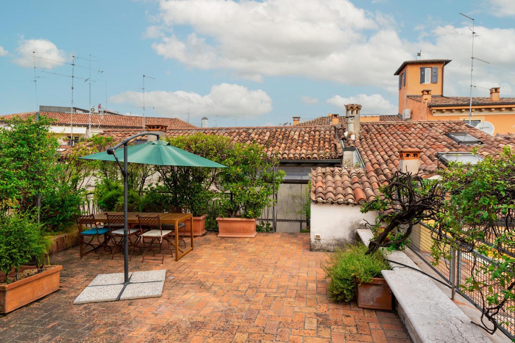 Apartamento Terrazza Garibaldi By Postcardsfrom Verona