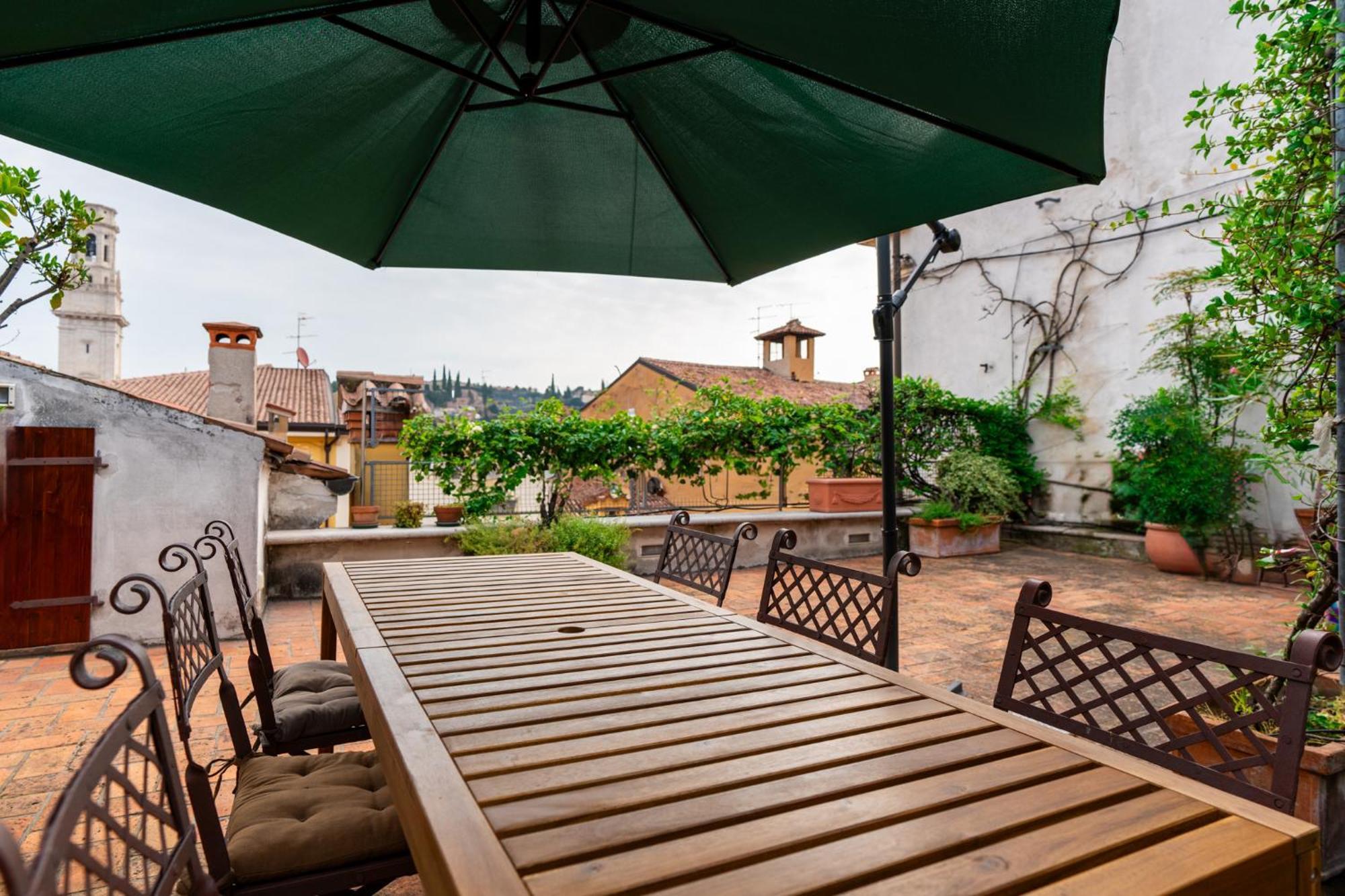 Terrazza Garibaldi By Postcardsfrom Apartamento Verona