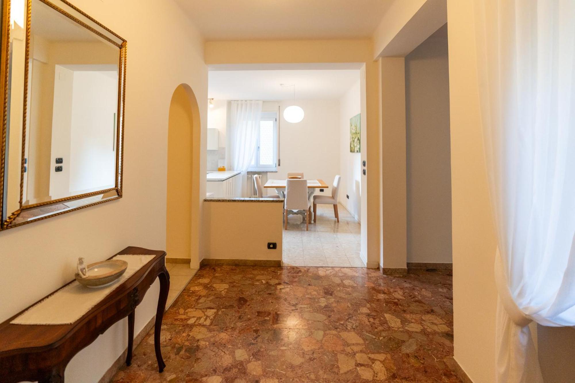 Apartamento Domus - Elegante Residenza Con Affaccio Su Porta Leoni *