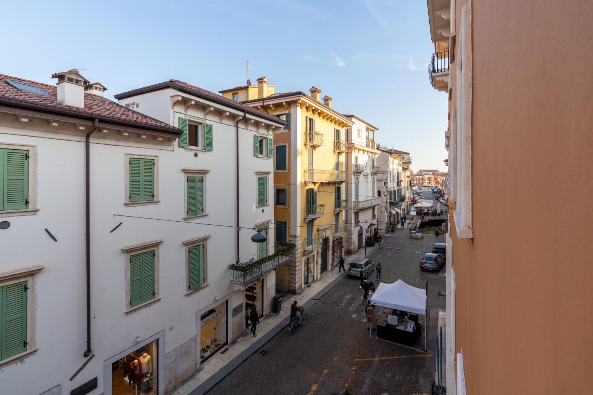 Domus - Elegante Residenza Con Affaccio Su Porta Leoni