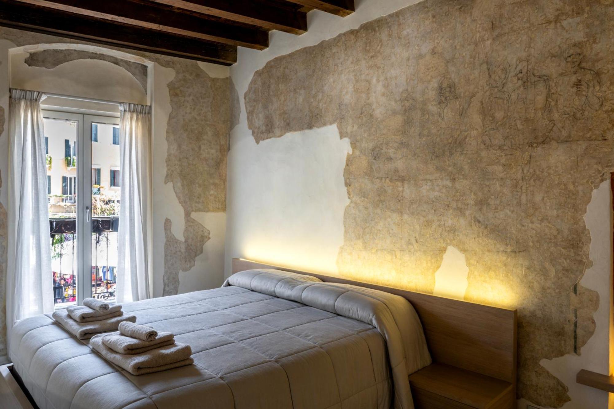Luxury On Piazza Erbe