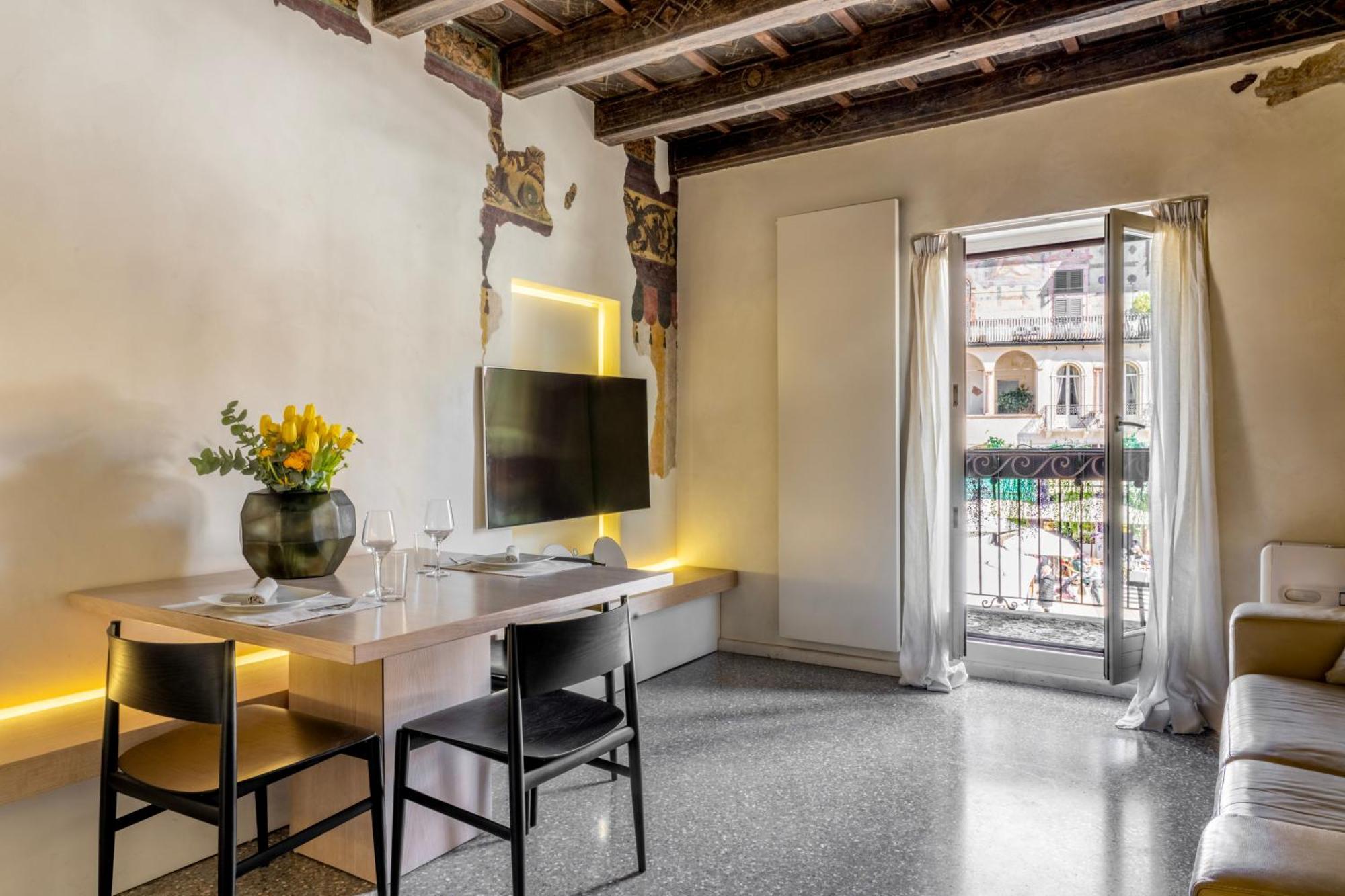 Luxury On Piazza Erbe