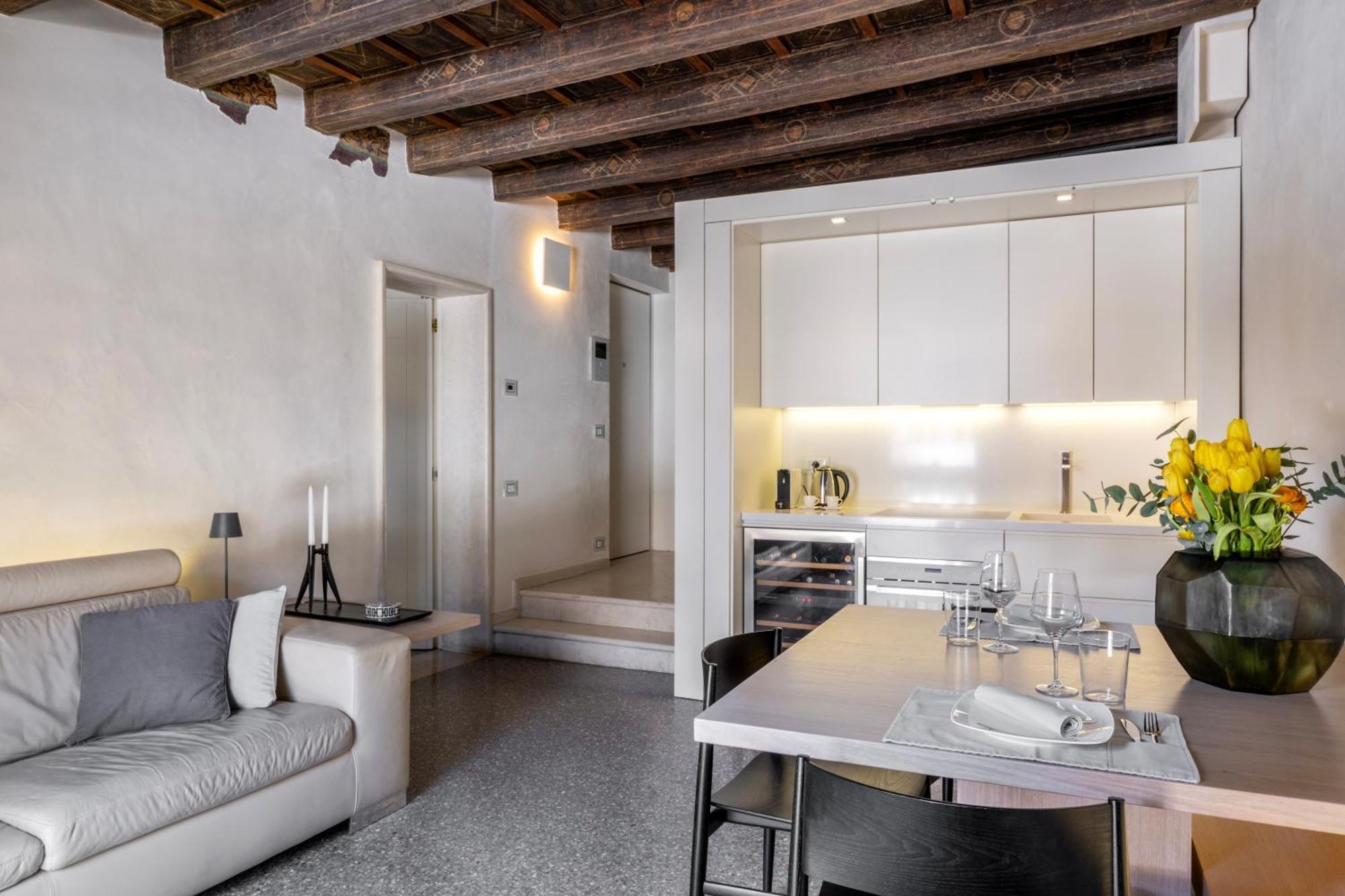 Luxury On Piazza Erbe