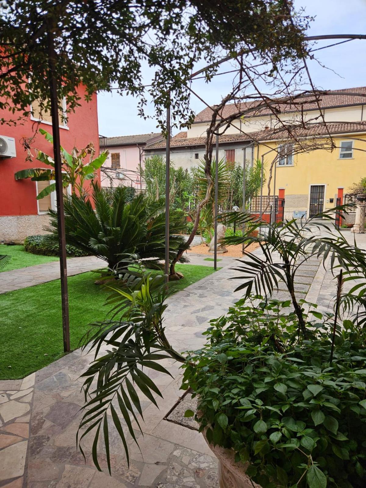 Casa A - Giardino E 3 Posti Auto In Cortile
