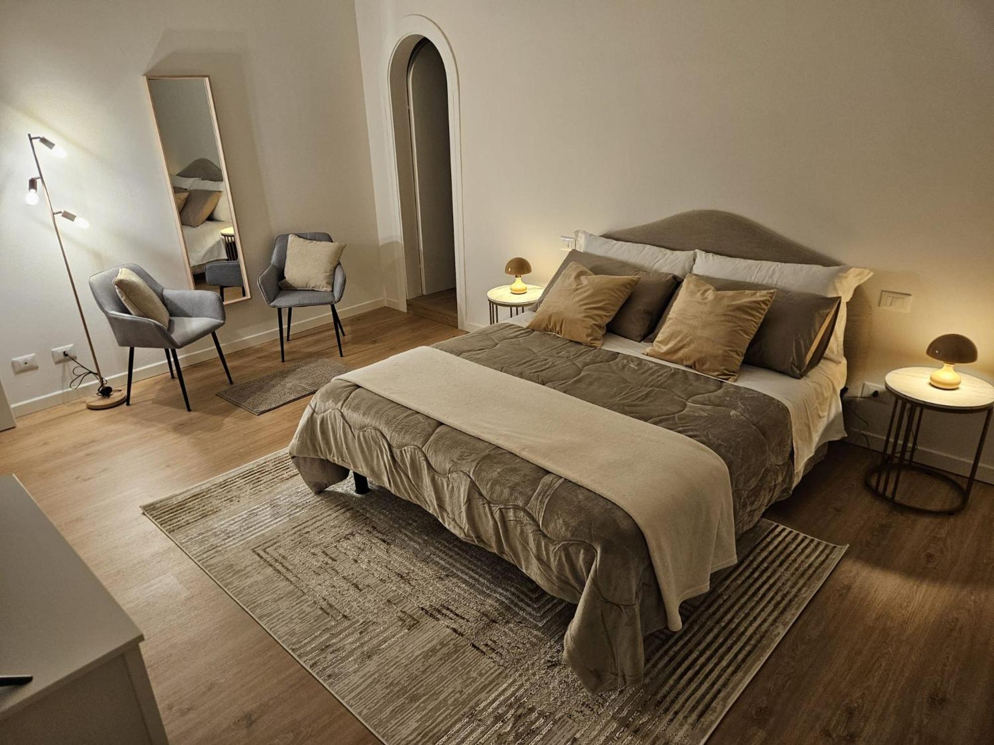 Casa A - Giardino E 3 Posti Auto In Cortile Apartamento
