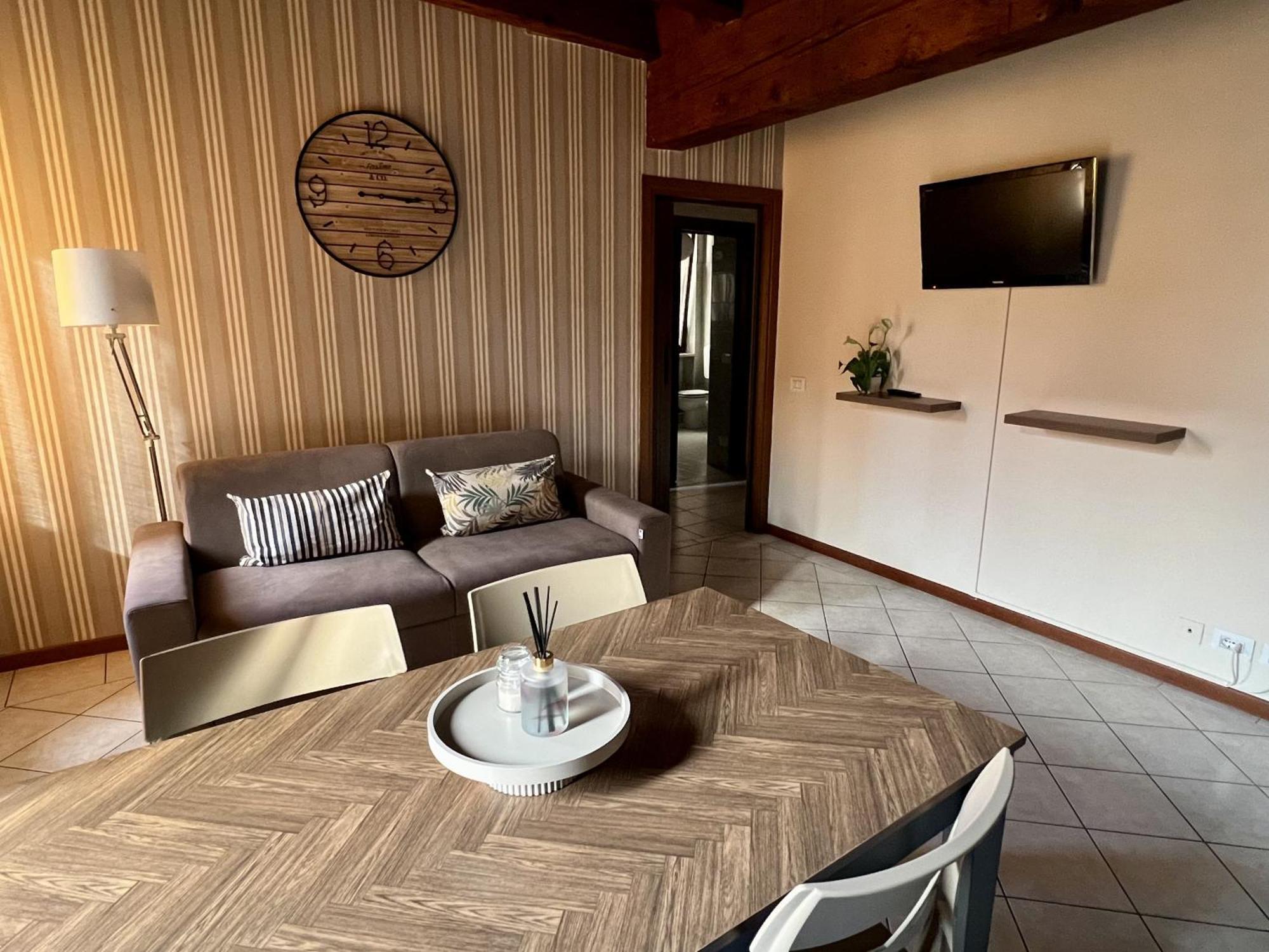 - Locazione Turistica Affittacamere 2*