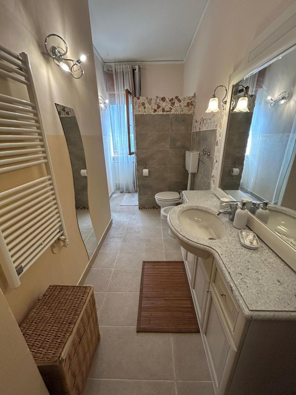 Venetian Style In *