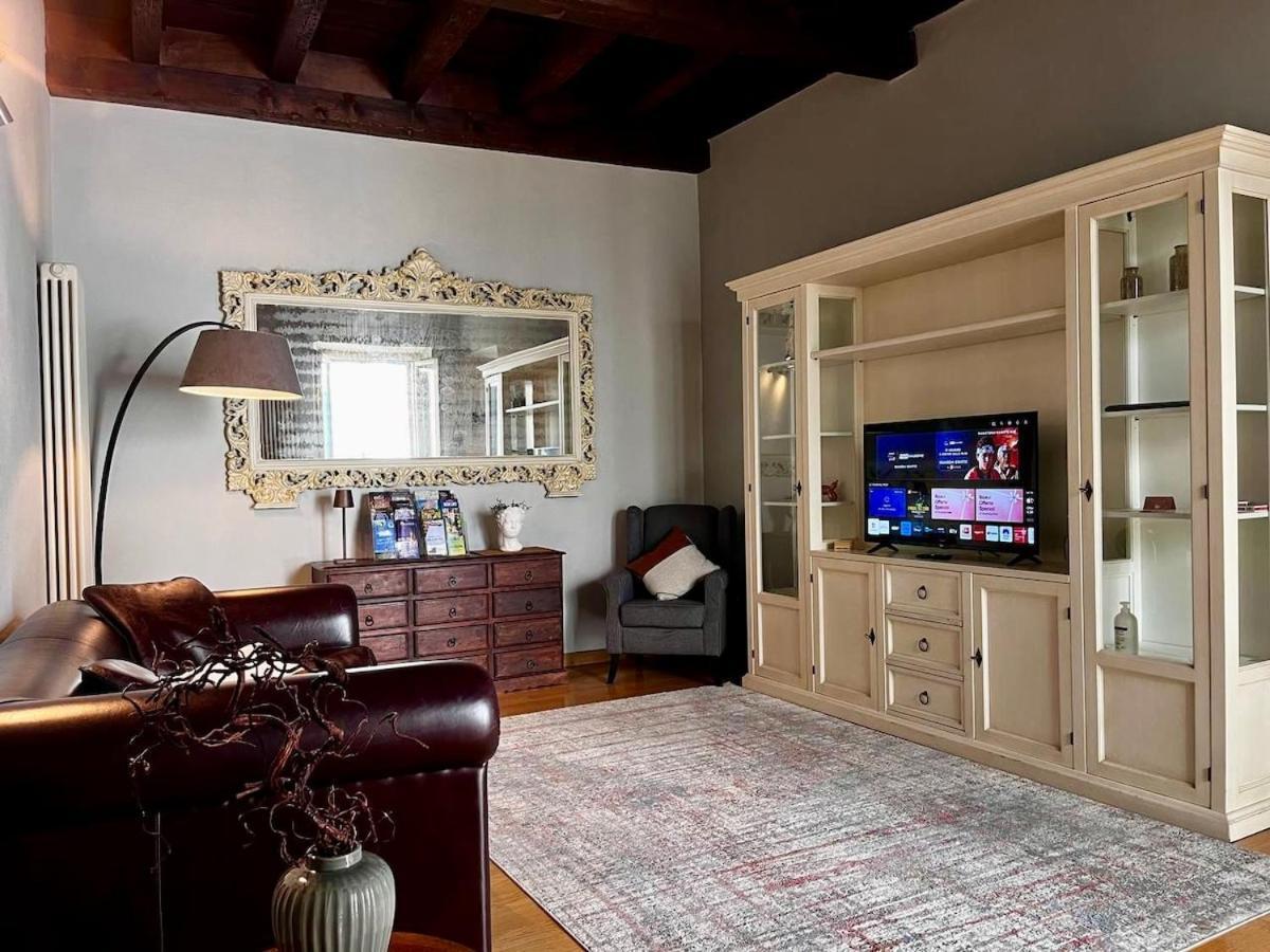 Residenza Tazzoli - Big House 120 M2, With 2 Bedrooms And 2 Bathrooms Apartamento