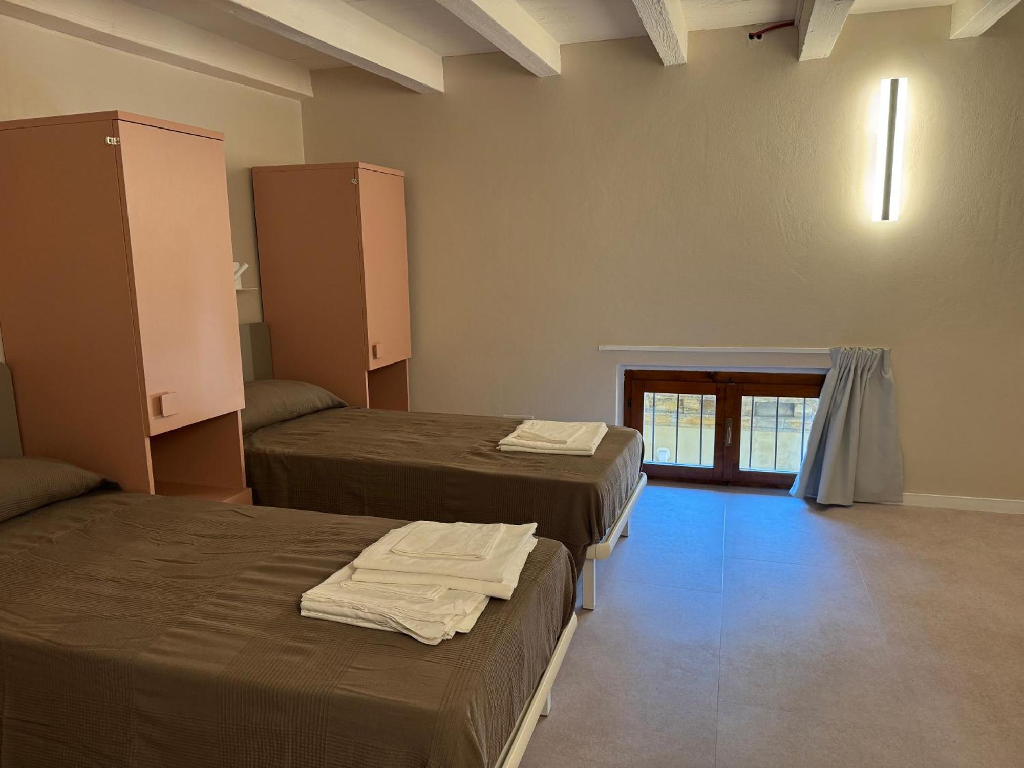 Protezione Della Giovane - Female Hostel