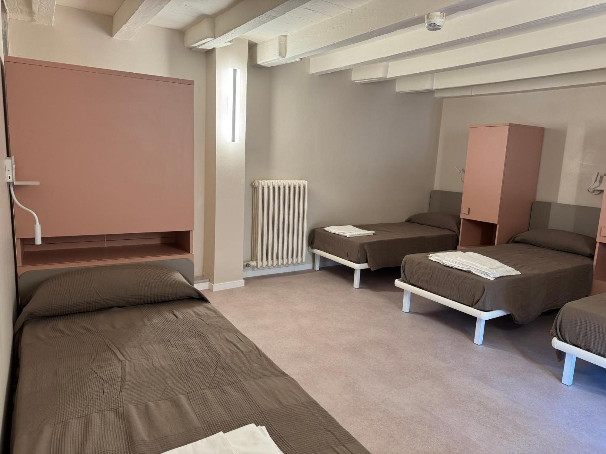 Protezione Della Giovane - Female Hostel Verona