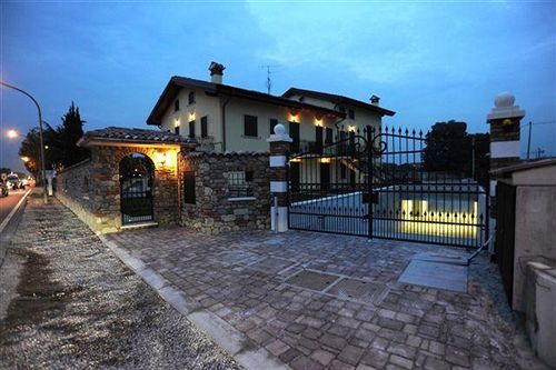 Residenza La Ricciolina Aparthotel 2*