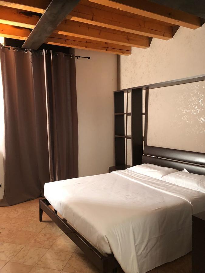 Pensión Mazzini 33 Verona