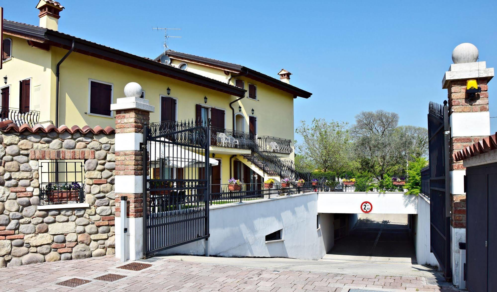 Aparthotel Residenza La Ricciolina 2*