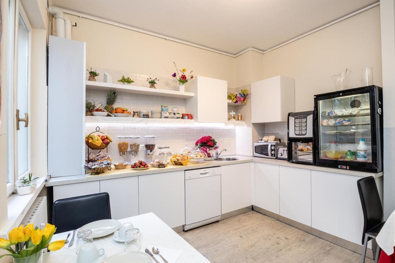 Bed and breakfast Accademia 2*
