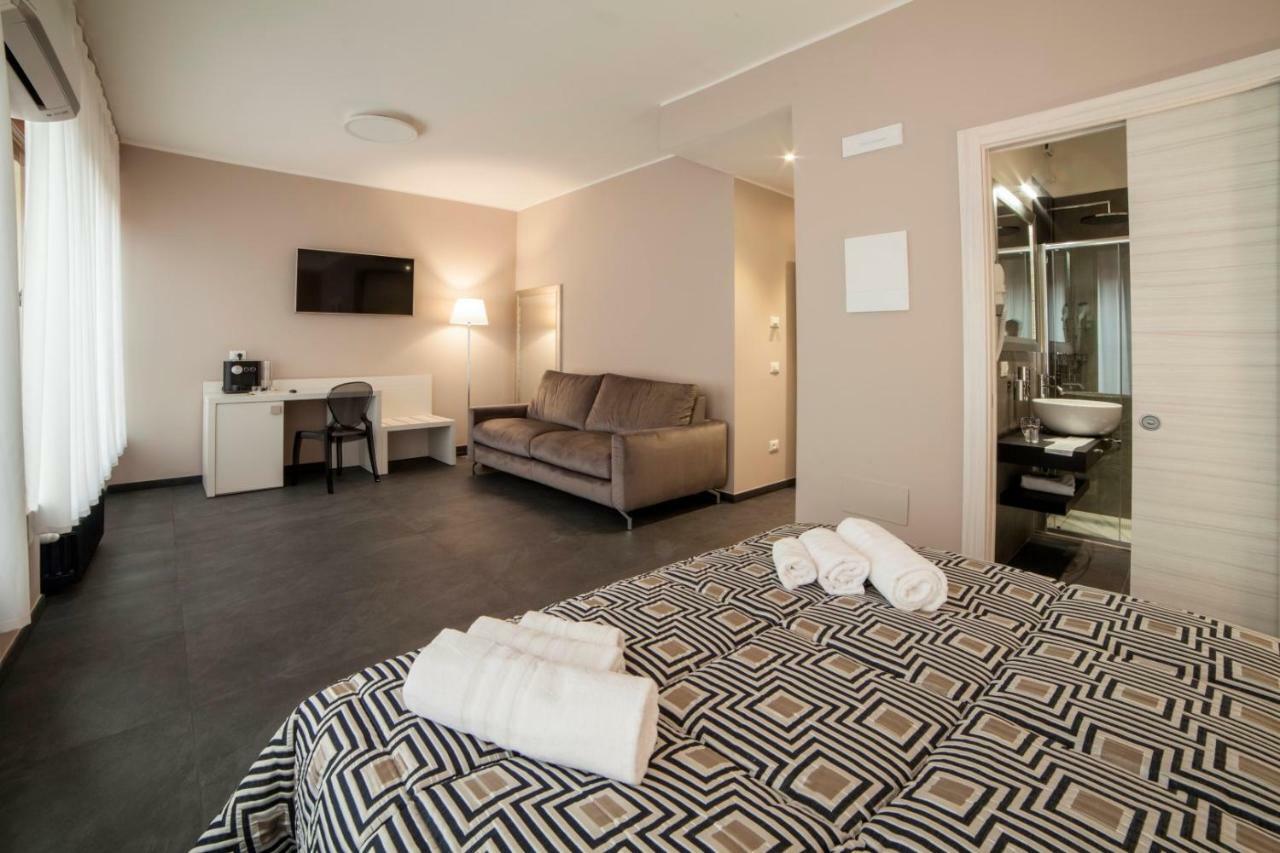 Living Arena Guest house *