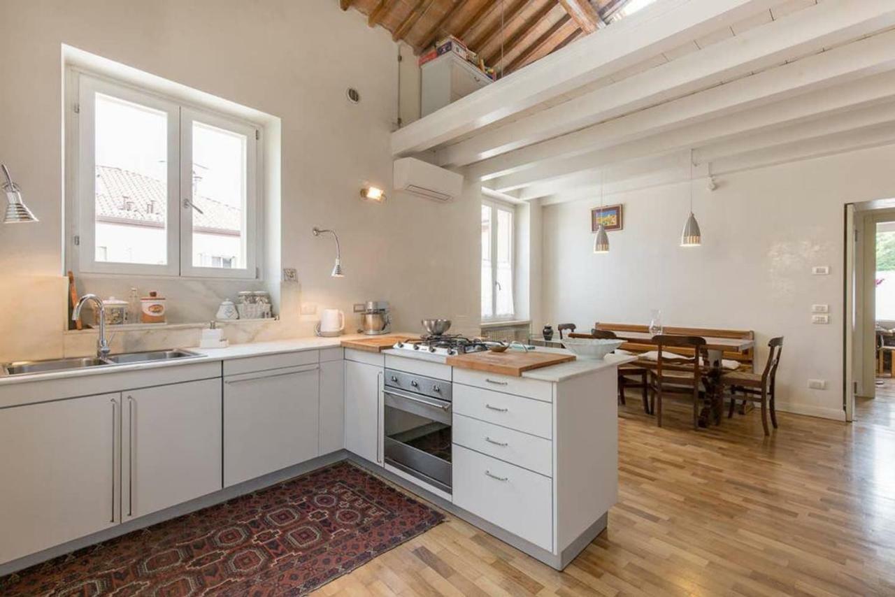 Like Apartment *