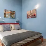 ***Penthouse 4 Min To Arena Inside Fortress Wall !