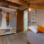 ***Penthouse 4 Min To Arena Inside Fortress Wall !