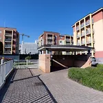 House 78 - Royal Welcome