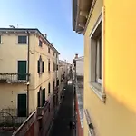 Catullo 12