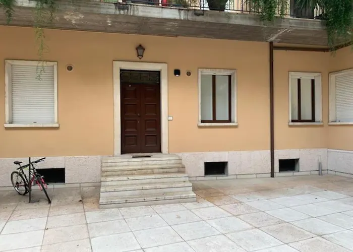 Agli Archi Dell\'Arena