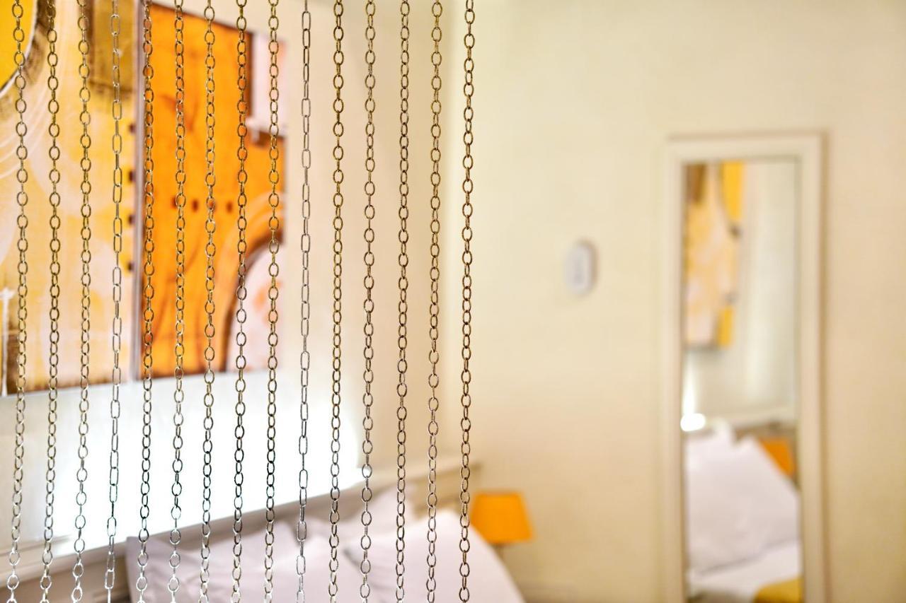 Aurora Hotel