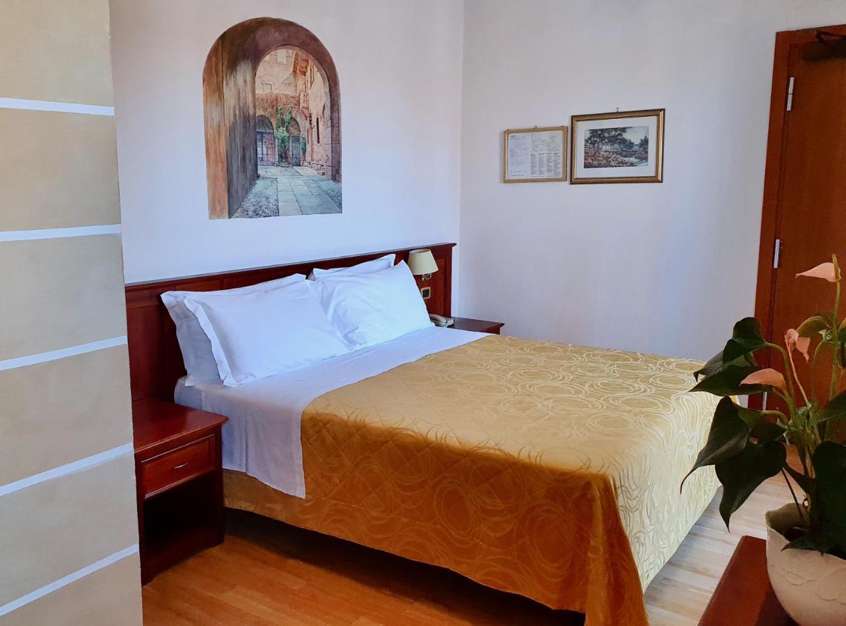 Hotel Aurora 3*